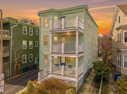 $599,000 | 141 South Street, Unit 2, Boston, MA 02130