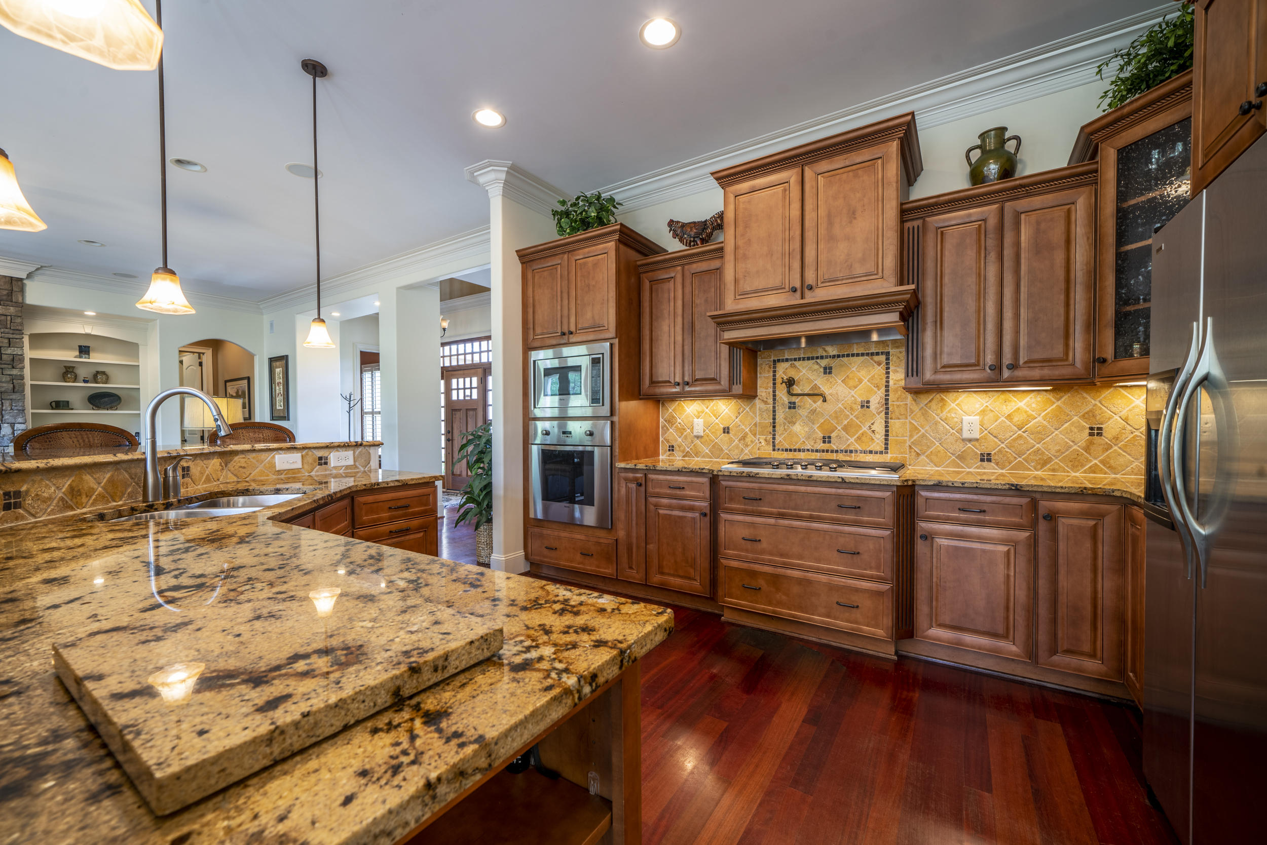 28 Middlebury Road Pinehurst, NC 28374 - Photo 14 of 48 Kitchen workspace