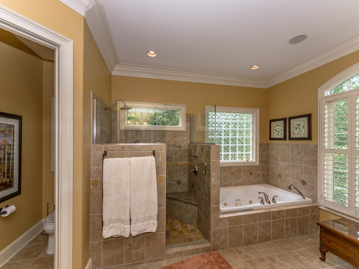 28 Middlebury Road Pinehurst, NC 28374 - Photo 23 of 48 maser Bath 3