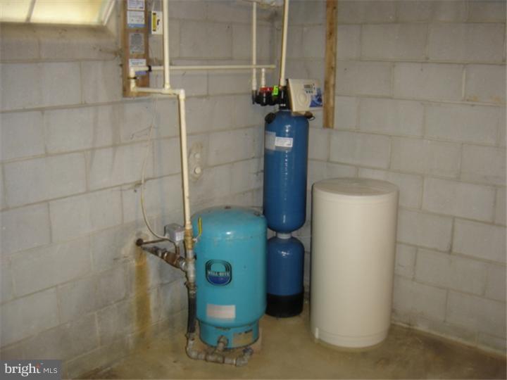 368 Harmony Road Bridgeton, NJ 08302 - Photo 14 of 15 a close up of a shower