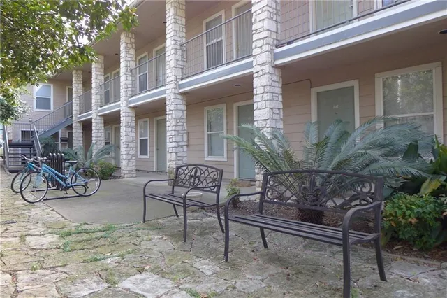 $900 | 1907 Robbins Place, Unit 103, Austin, TX 78705