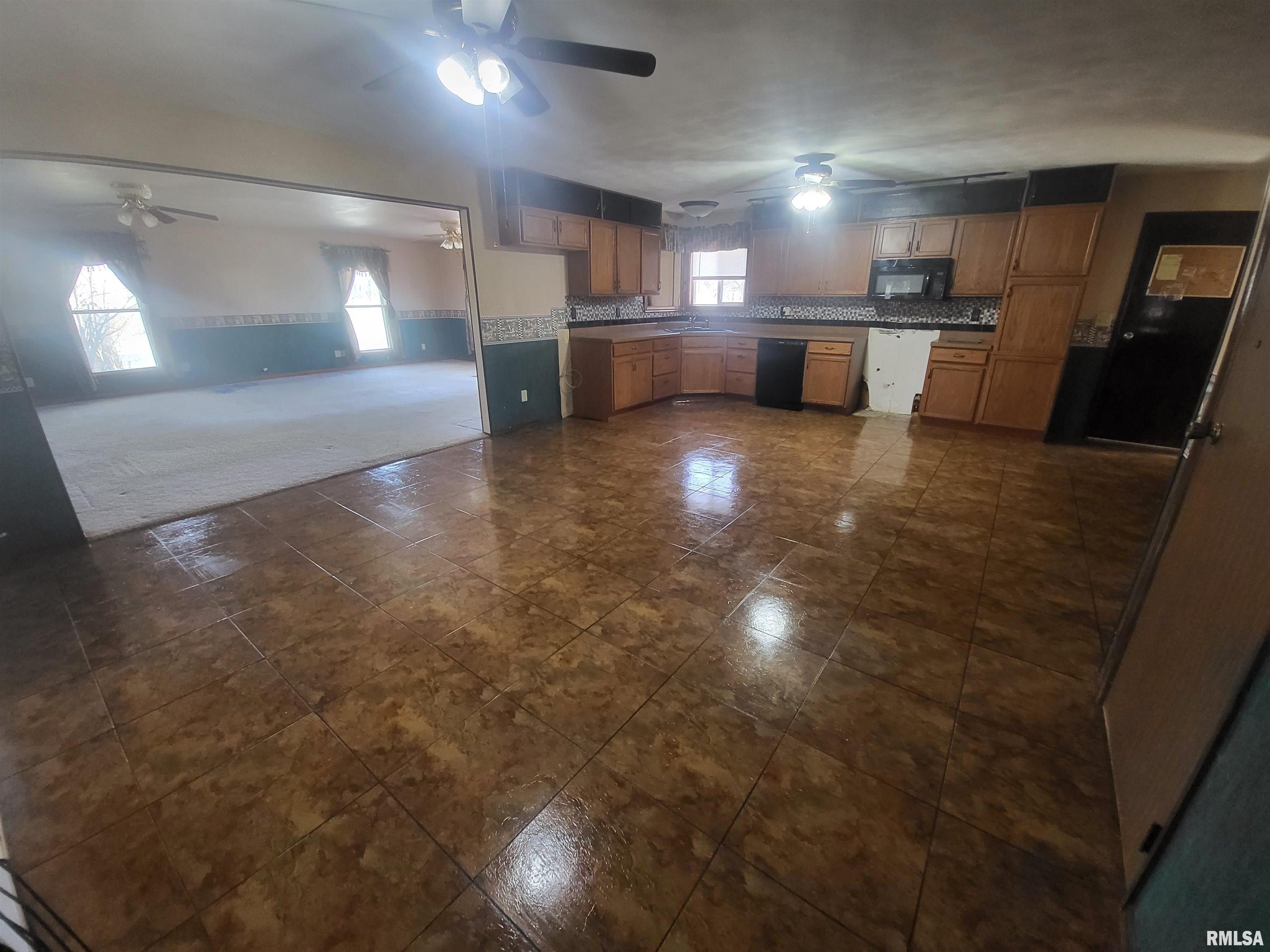 8152 Brubaker Road Iuka, IL 62849 - Photo 9 of 41