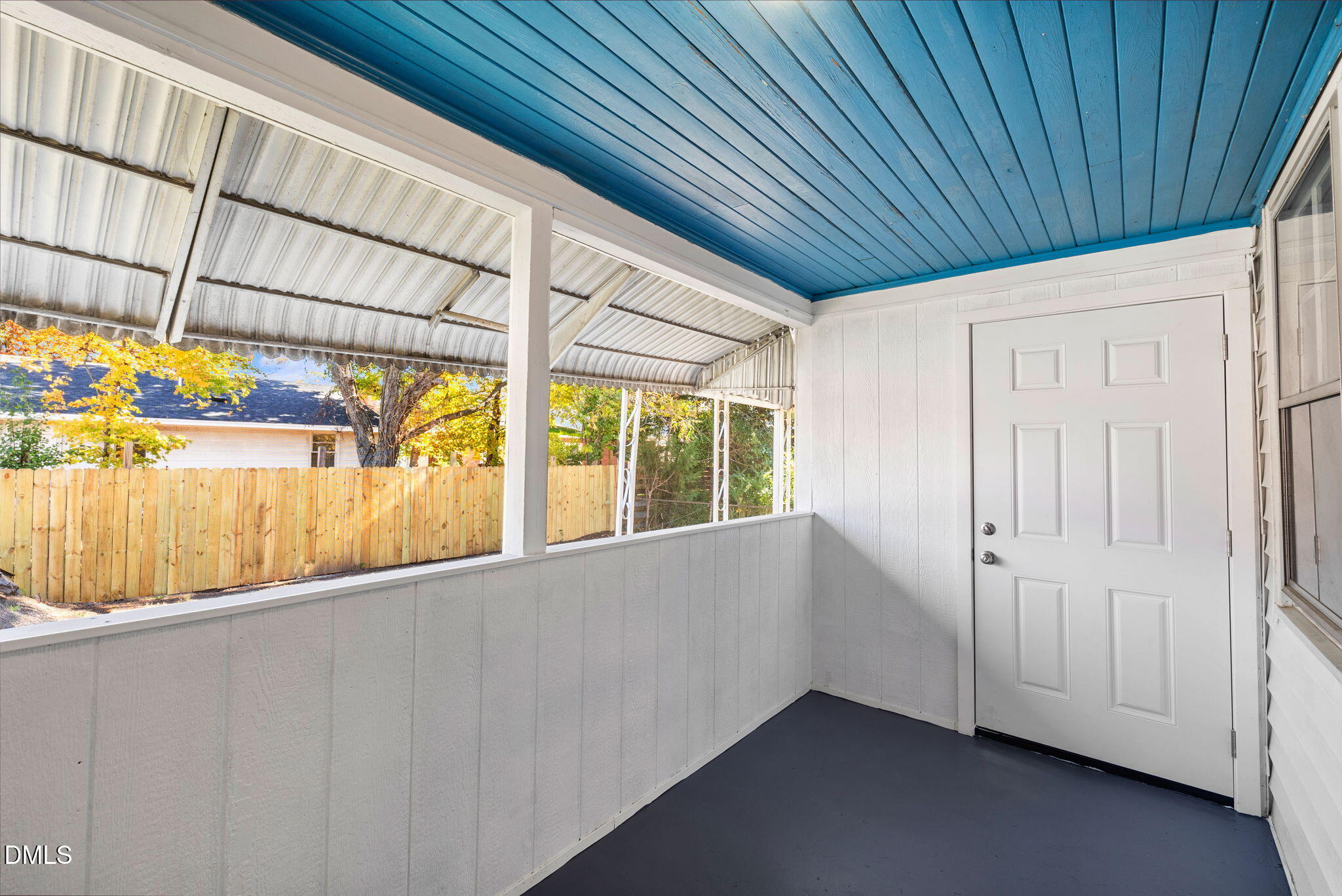 109 Lincoln Court Raleigh, NC 27610 - Photo 23 of 27 a view of an empty room with a window