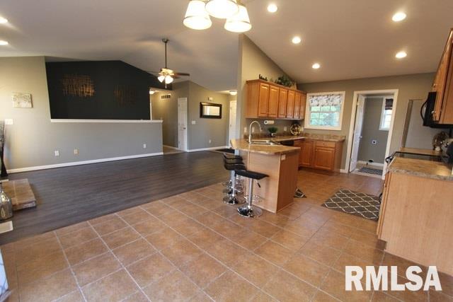 1300 West Cloverdale Road Chillicothe, IL 61523 - Photo 11 of 30 Gallery Image 11
