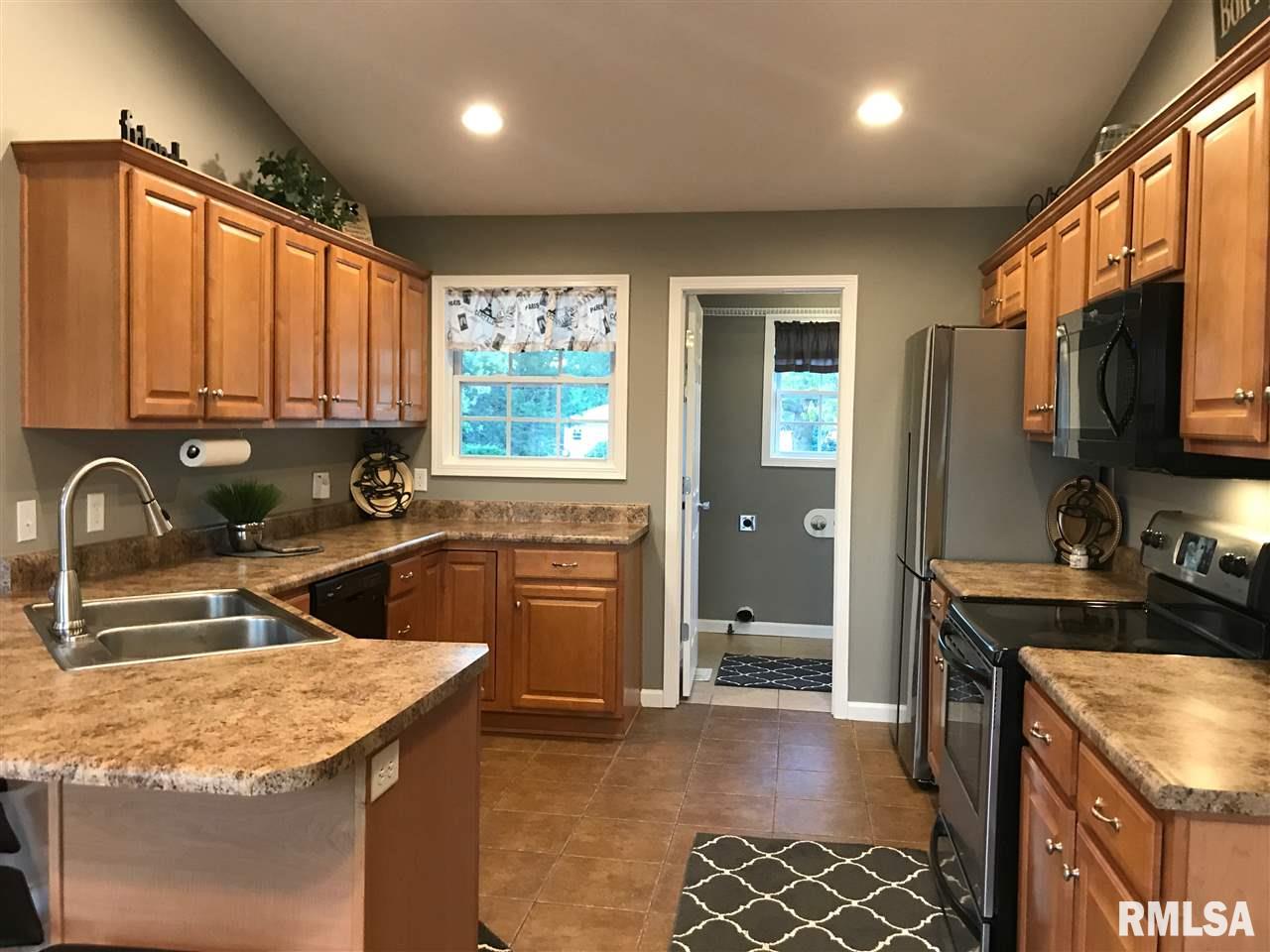 1300 West Cloverdale Road Chillicothe, IL 61523 - Photo 6 of 30 Gallery Image 6