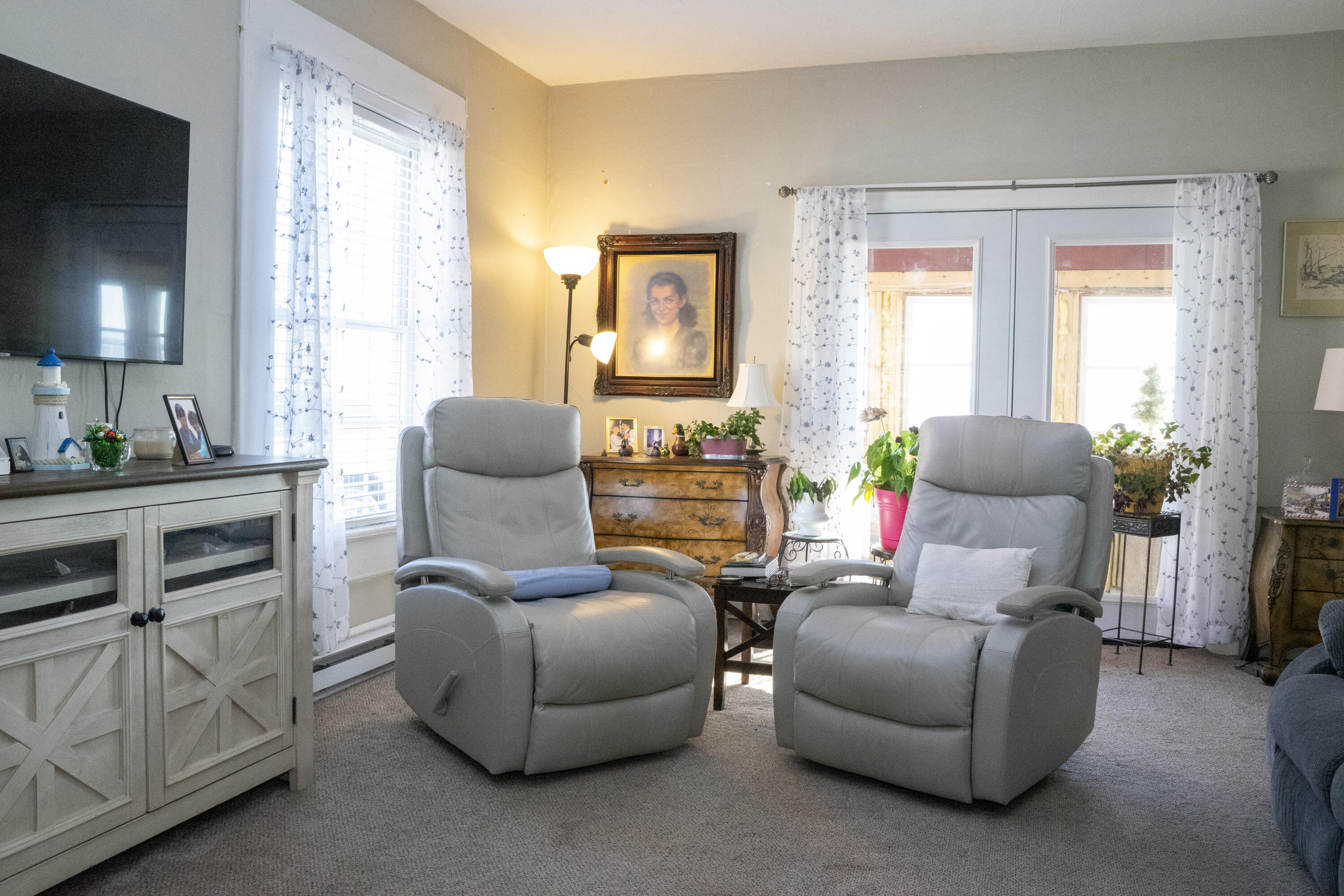 232 Lake Street Rouses Point, NY 12979 - Photo 15 of 29 Living Room