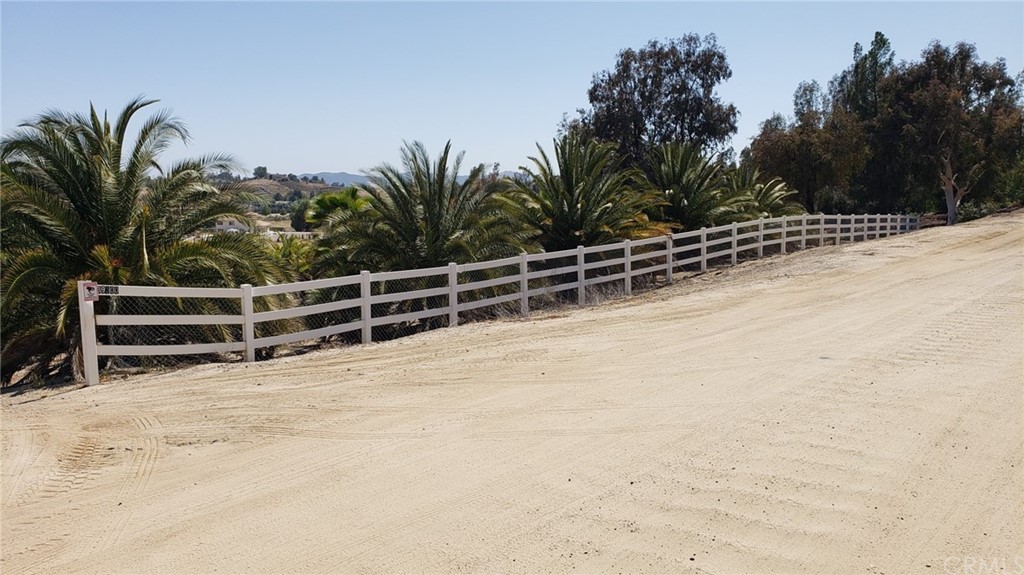 39300 Liefer Road Temecula, CA 92591 - Photo 21 of 28 a view of a terrace with a garden