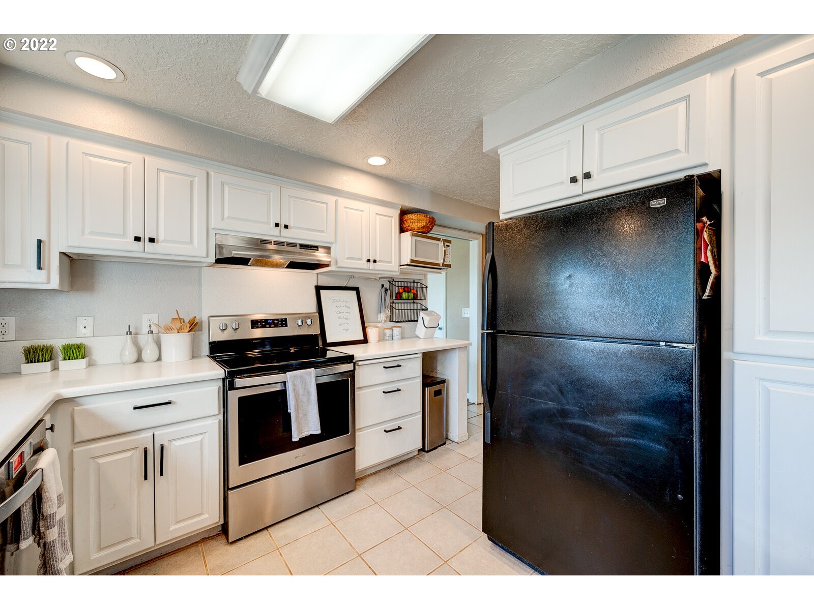 5207 Jones Road Southeast Salem, OR 97306 - Photo 16 of 30 Gallery Image 16
