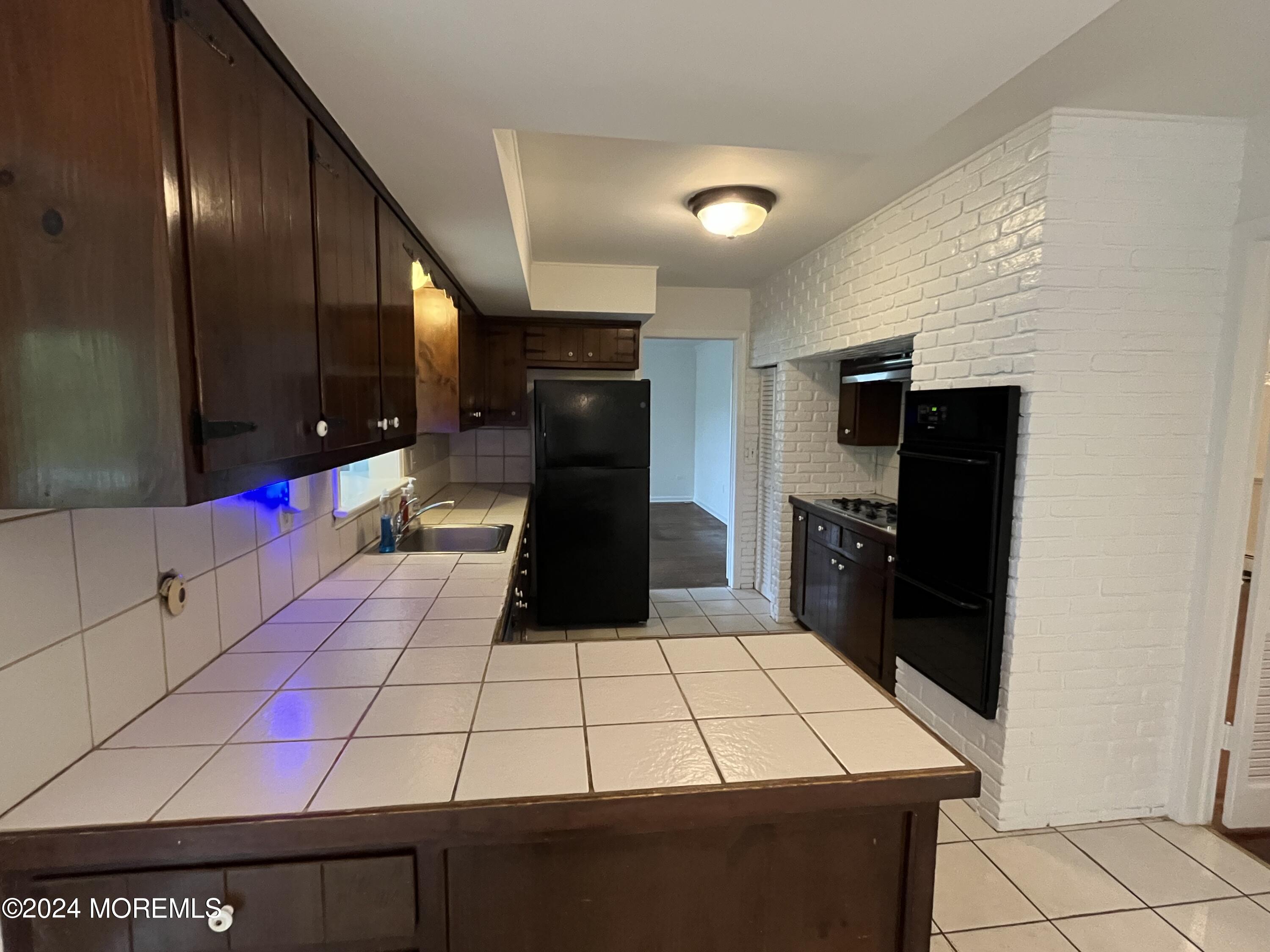 11 Burlington Trail Colts Neck, NJ 07722 - Photo 13 of 25 IMG_3797
