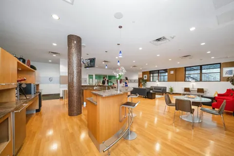 $565,000 | 4 Beacon Way, Unit 805, Jersey City, NJ 07304