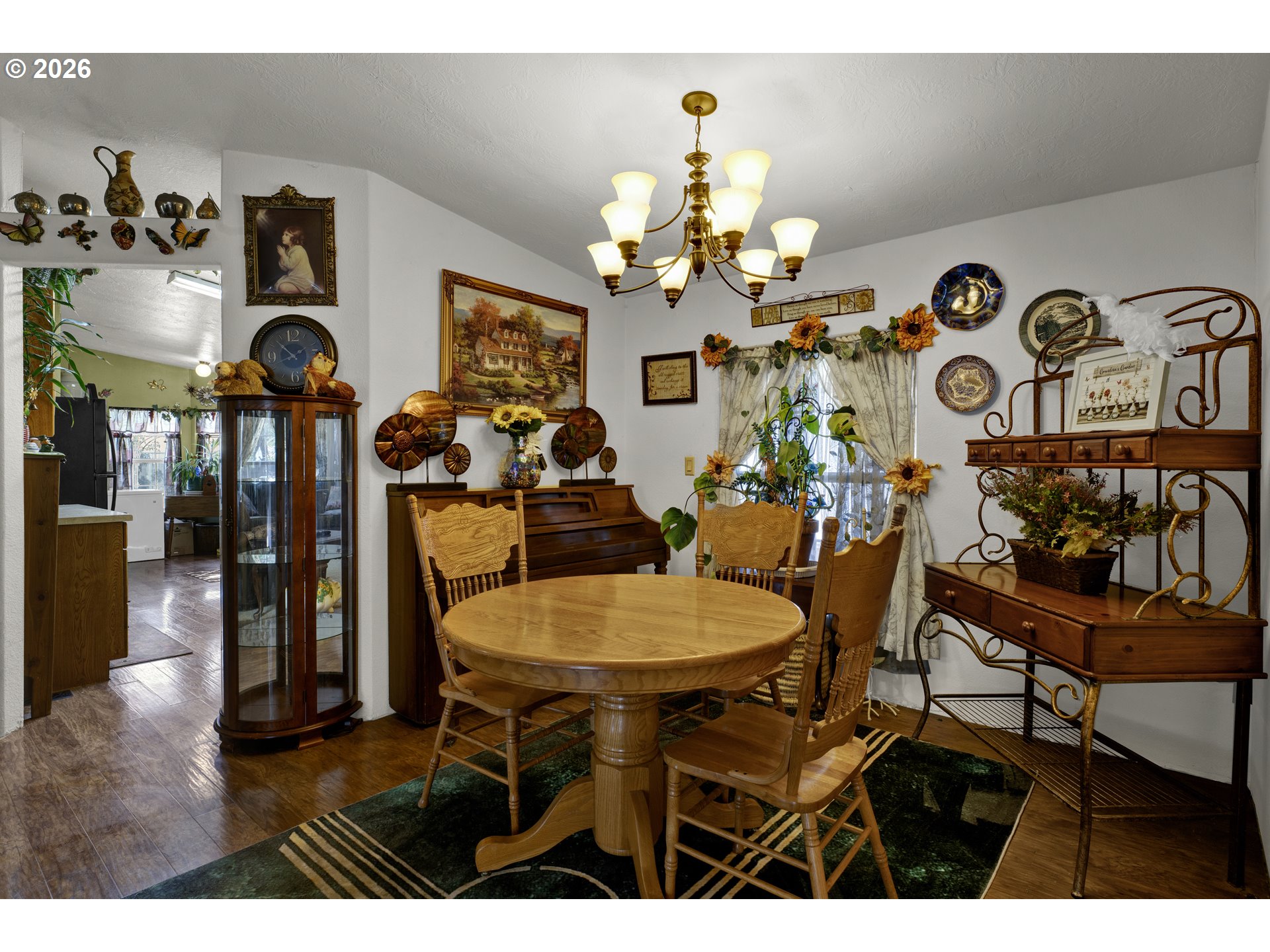 538 Lochaven Avenue Springfield, OR 97477 - Photo 11 of 41 Dining Room
