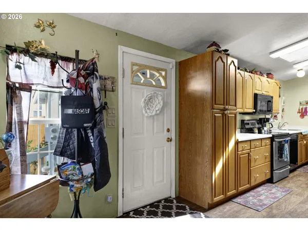 $240,000 | 538 Lochaven Avenue, Springfield, OR 97477