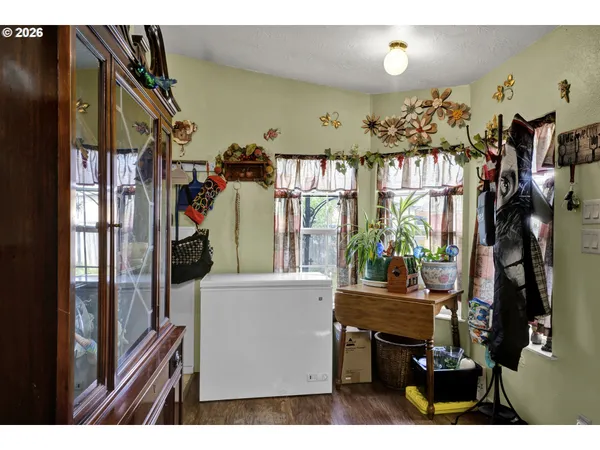 $240,000 | 538 Lochaven Avenue, Springfield, OR 97477