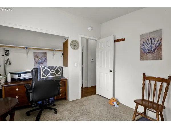 $240,000 | 538 Lochaven Avenue, Springfield, OR 97477