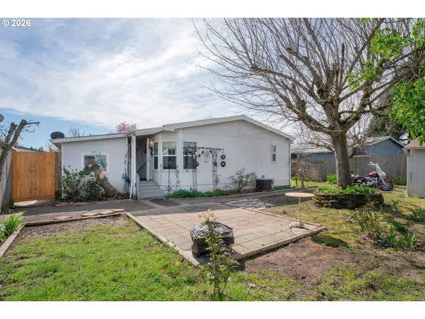 $240,000 | 538 Lochaven Avenue, Springfield, OR 97477