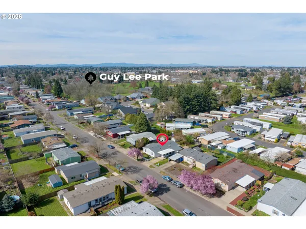 $240,000 | 538 Lochaven Avenue, Springfield, OR 97477