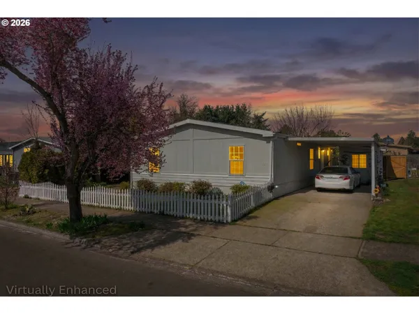 $240,000 | 538 Lochaven Avenue, Springfield, OR 97477