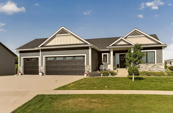 $715,900 | 867 Grand Ridge Drive Northeast, Byron, MN 55920