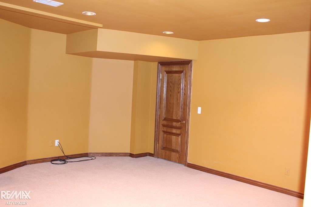 5556 Abbey Drive Rochester, MI 48306 - Photo 71 of 75 Walk out basement