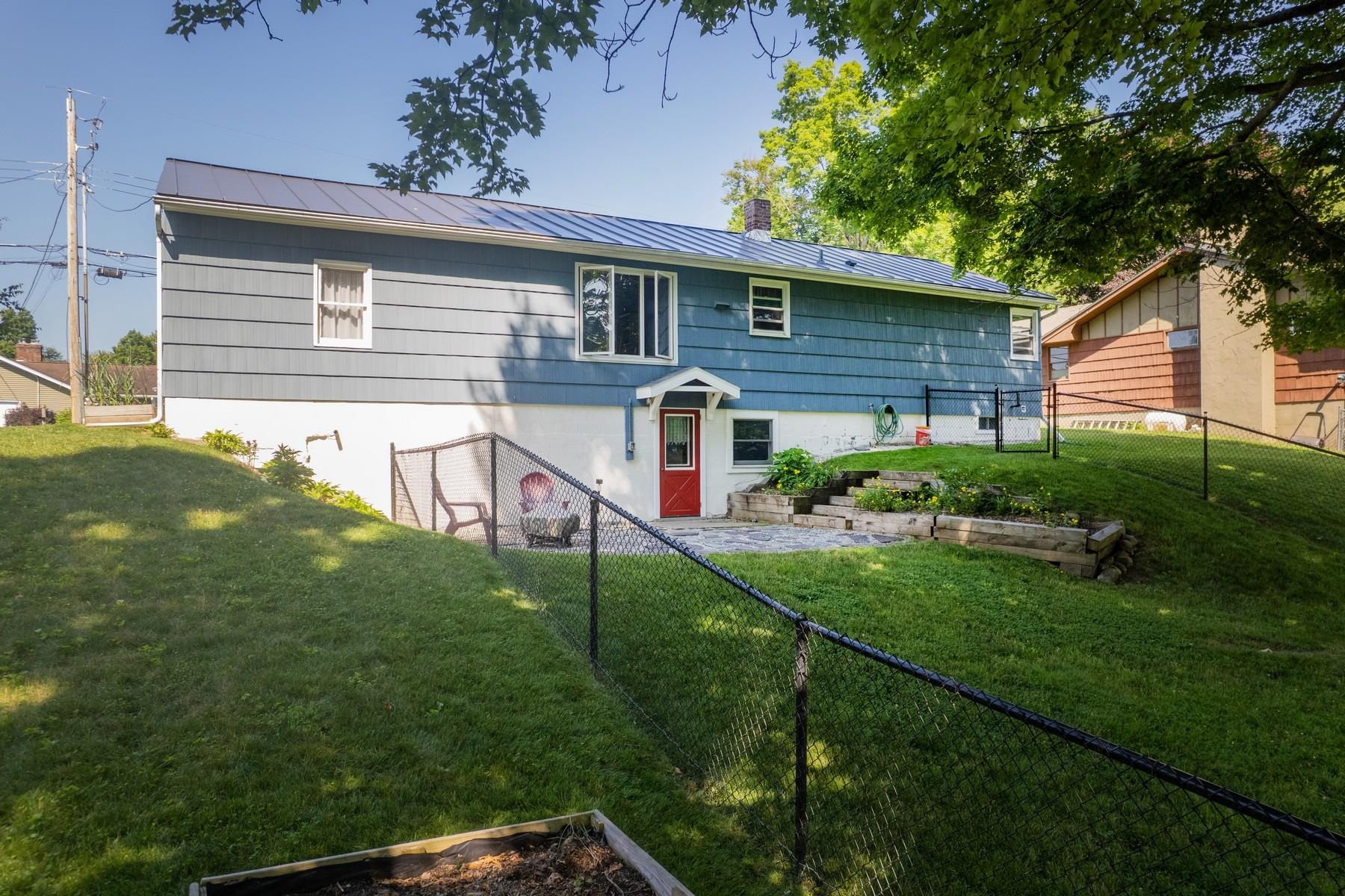 224 Pearl Street Rutland, VT 05701 - Photo 3 of 34