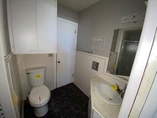 682 County Road 1038 Muleshoe, TX 79347 - Photo 12 of 23 a bathroom with a toilet and a sink