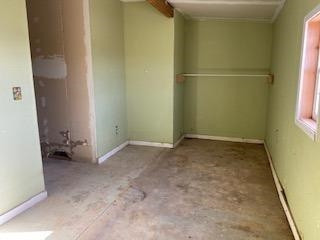 682 County Road 1038 Muleshoe, TX 79347 - Photo 8 of 23 a view of room and window