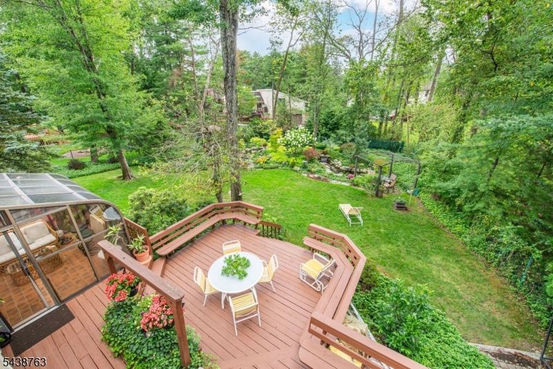 9 Puddingstone Way Florham Park, NJ 07932 - Photo 2 of 42