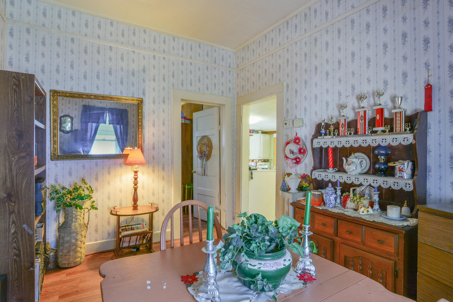 408 Walnut Street Erwin, TN 37650 - Photo 18 of 30 408 Walnut dining 2