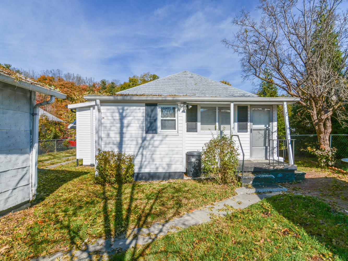 408 Walnut Street Erwin, TN 37650 - Photo 8 of 30 408 Walnut rear center