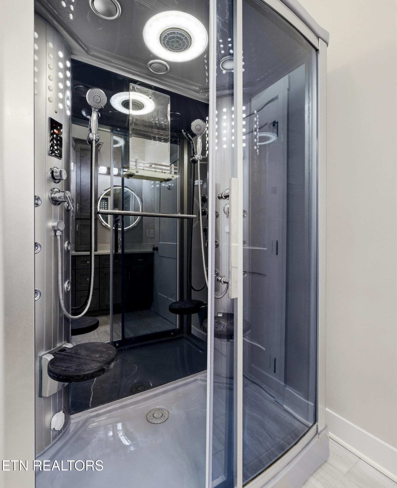 3385 Russell Brothers Road Sharps Chapel, TN 37866 - Photo 23 of 59 Primary Bathroom