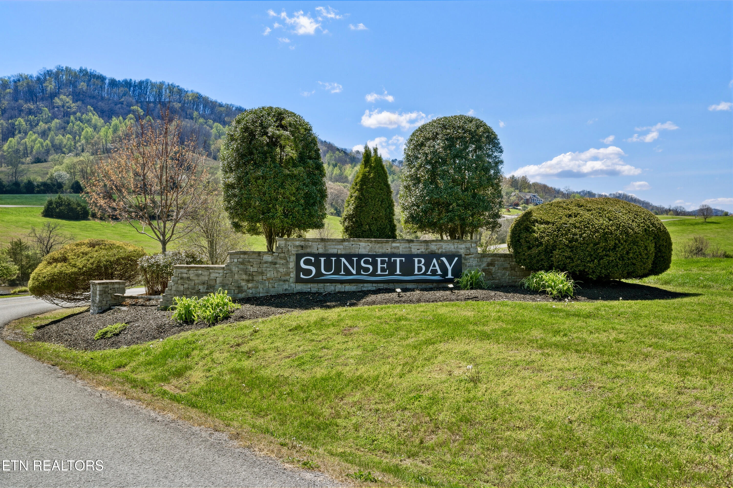 3385 Russell Brothers Road Sharps Chapel, TN 37866 - Photo 53 of 59 Sunset Bay Entrance