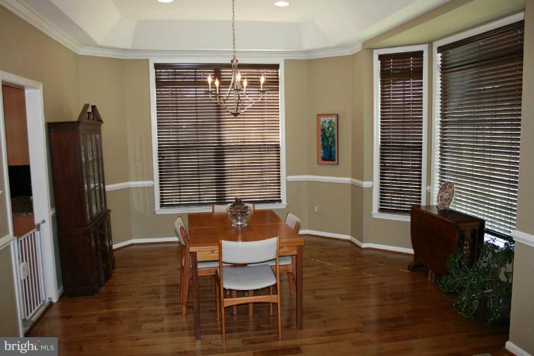 6900 Granite Ridge Court Baltimore, MD 21209 - Photo 4 of 30 Dining Room