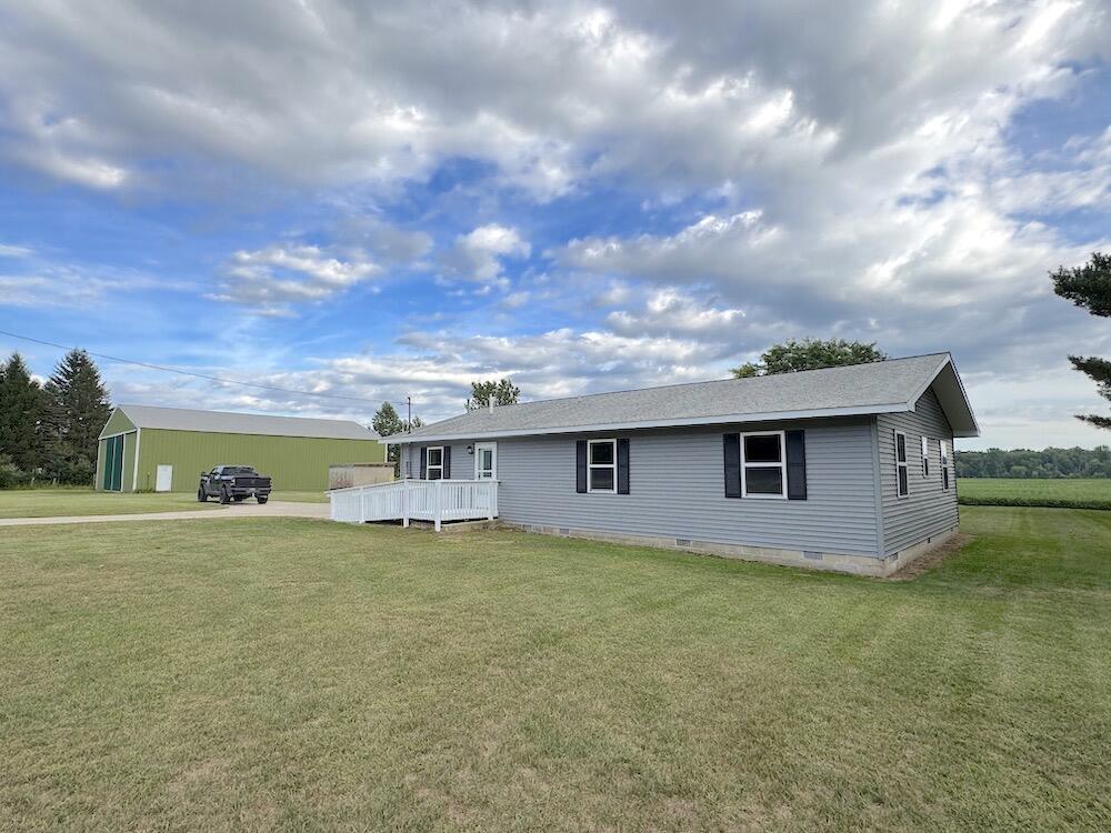 4176 Estey Road Rhodes, MI 48652 - Photo 3 of 41 3