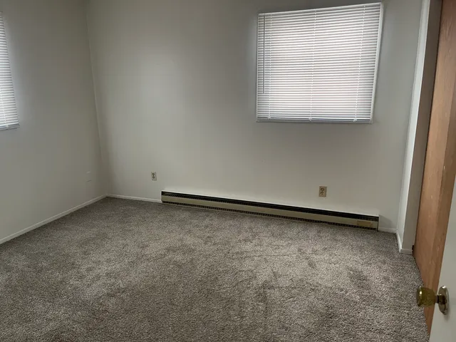 $1,350 | 650 North 11th Street, DeKalb, IL 60115