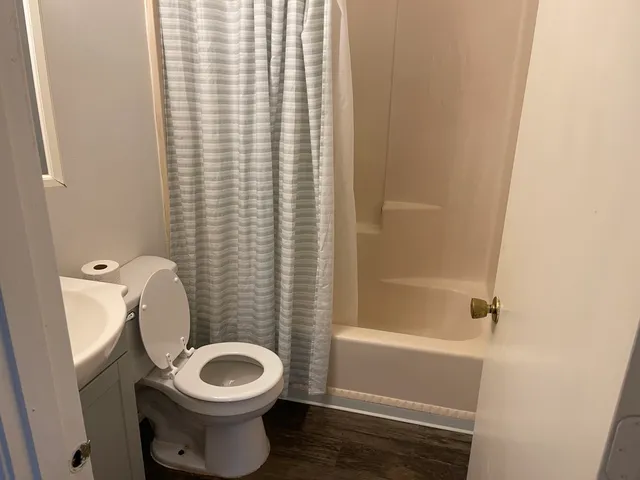 $1,350 | 650 North 11th Street, DeKalb, IL 60115