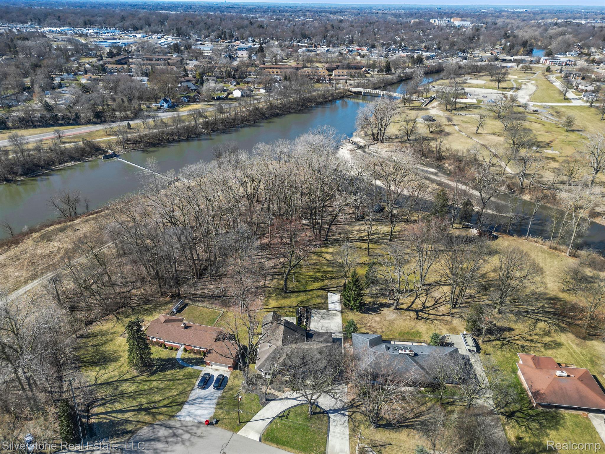 38415 Riverside Drive Clinton Township, MI 48036 - Photo 6 of 49 Gallery Image 6