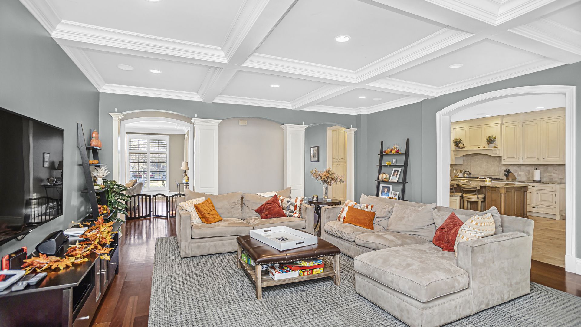 833 Chatham Road Glenview, IL 60025 - Photo 17 of 50 a living room with furniture and a flat screen tv