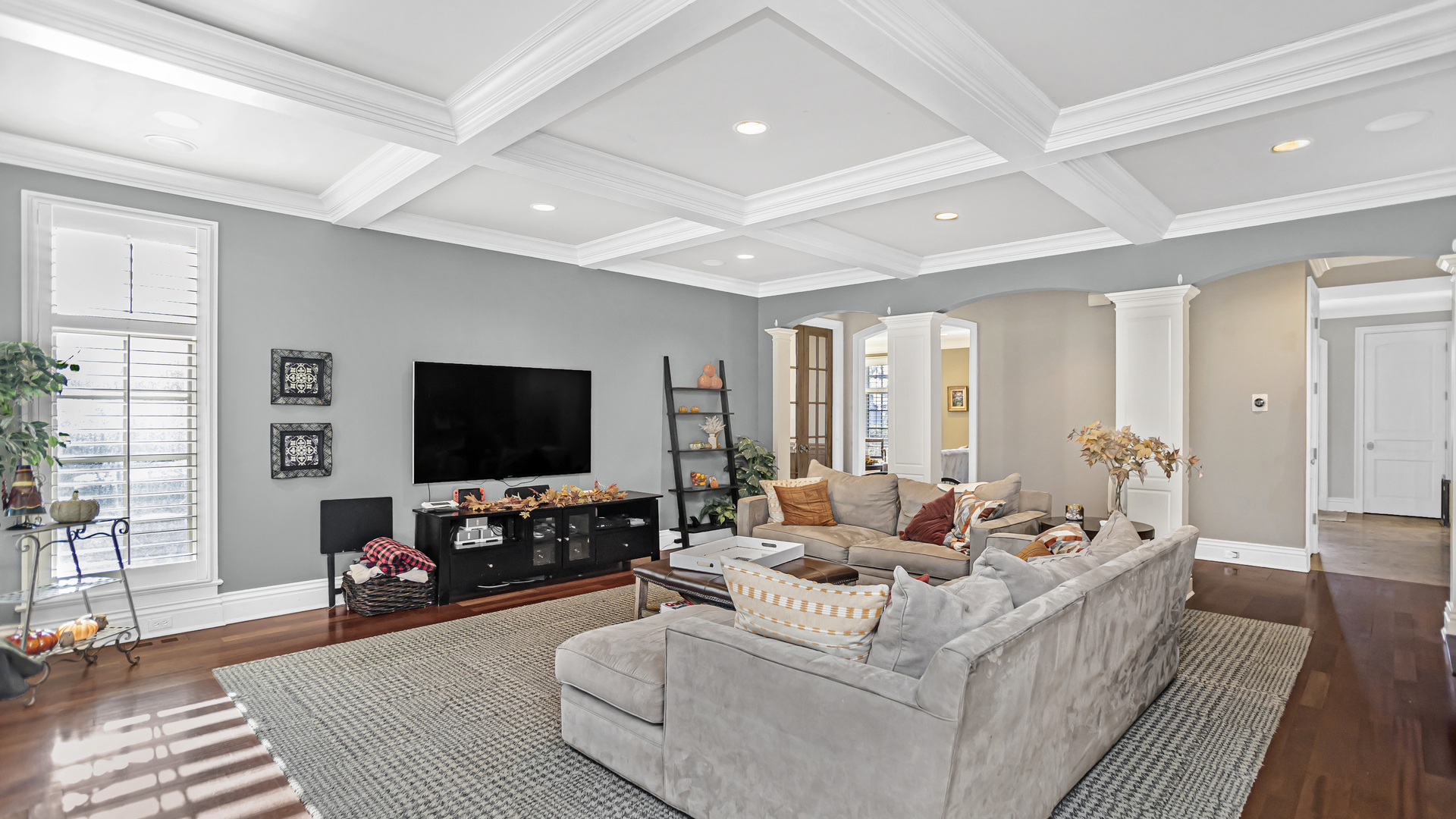 833 Chatham Road Glenview, IL 60025 - Photo 18 of 50 a living room with furniture and a flat screen tv