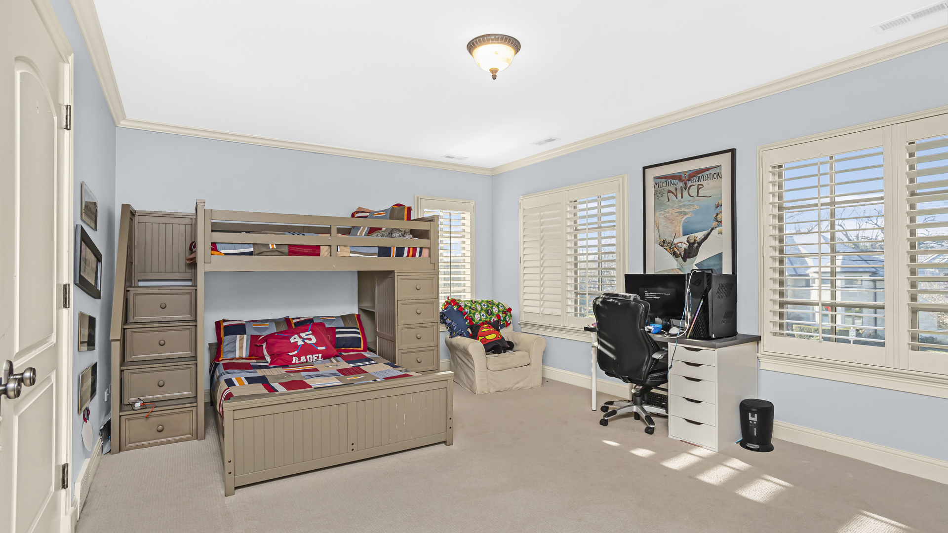 833 Chatham Road Glenview, IL 60025 - Photo 26 of 50 a living room with furniture and a flat screen tv