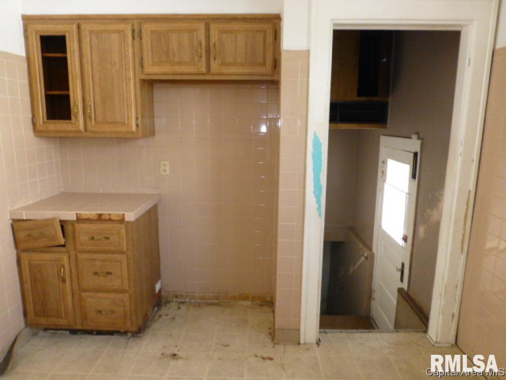 2242 Yale Boulevard Springfield, IL 62703 - Photo 7 of 14