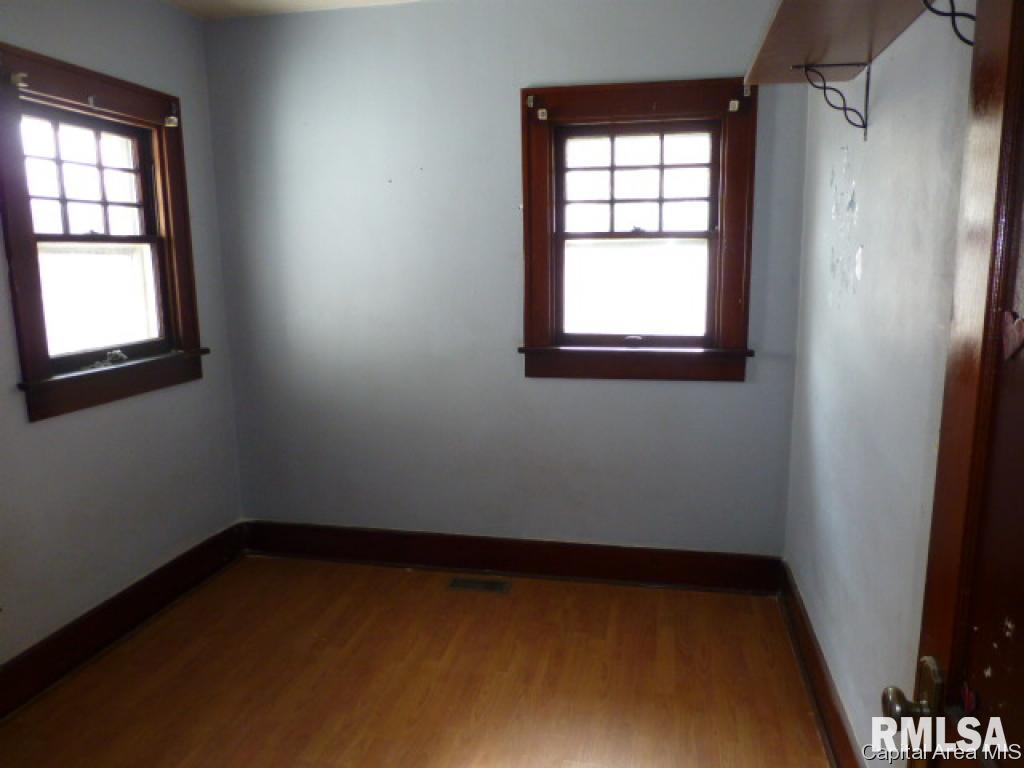 2242 Yale Boulevard Springfield, IL 62703 - Photo 8 of 14