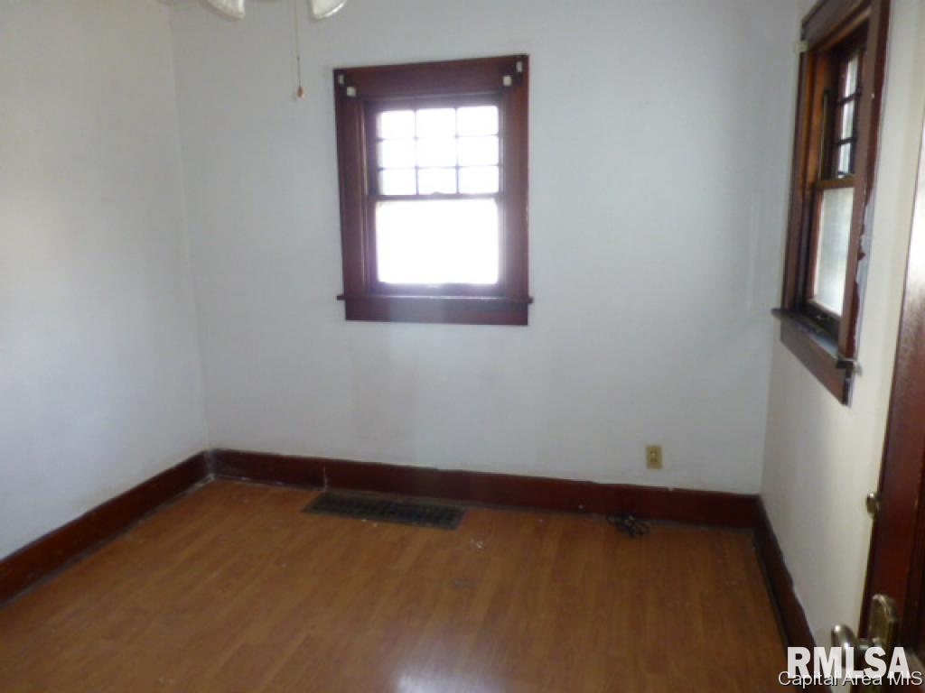 2242 Yale Boulevard Springfield, IL 62703 - Photo 10 of 14