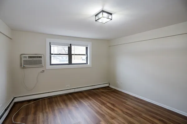 $2,000 | 9020 Lamon Avenue, Unit GW, Skokie, IL 60077