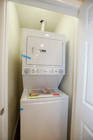 $2,000 | 9020 Lamon Avenue, Unit GW, Skokie, IL 60077