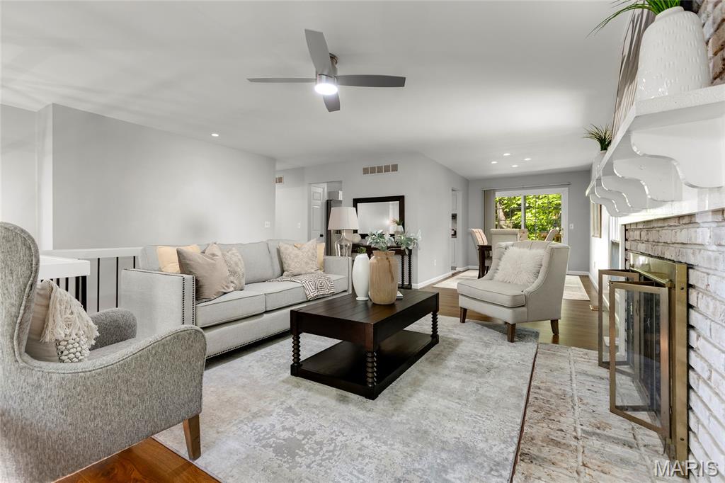 1417 Autumn Leaf Drive Ballwin, MO 63021 - Photo 4 of 27