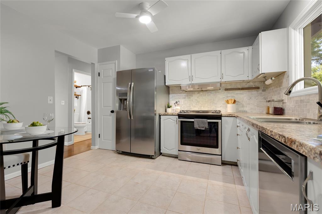 1417 Autumn Leaf Drive Ballwin, MO 63021 - Photo 7 of 27