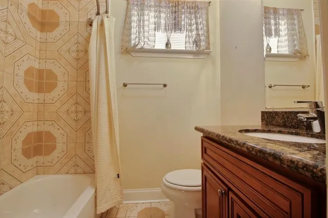 $2,850 | 817 Peniston Street, New Orleans, LA 70115