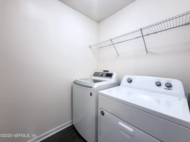 a view of sitting area with furniture