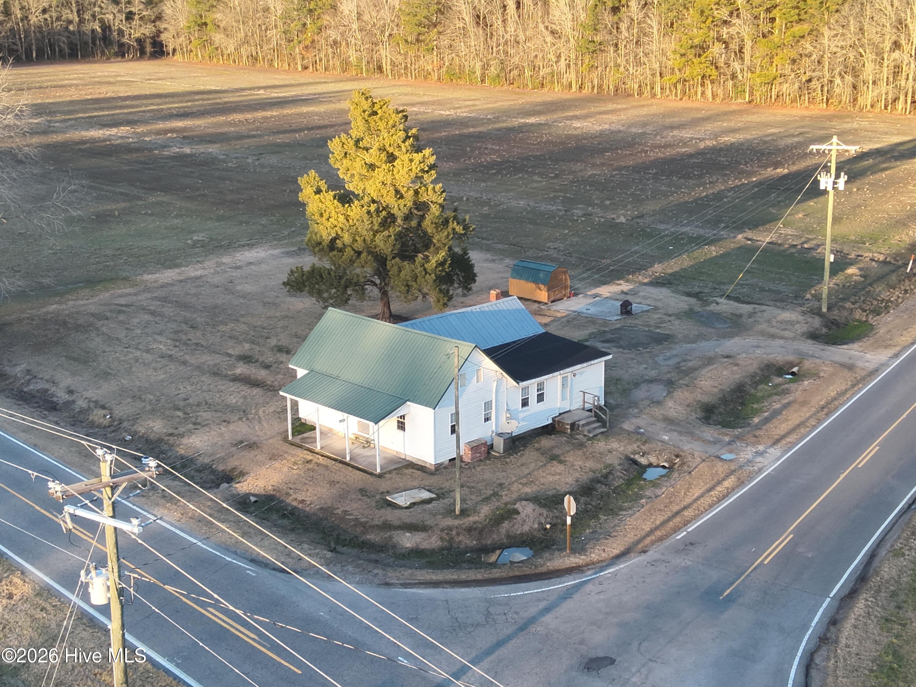 586 Clay Bottom School Road Chocowinity, NC 27817 - Photo 3 of 9 DJI_20260119164831_0015_V