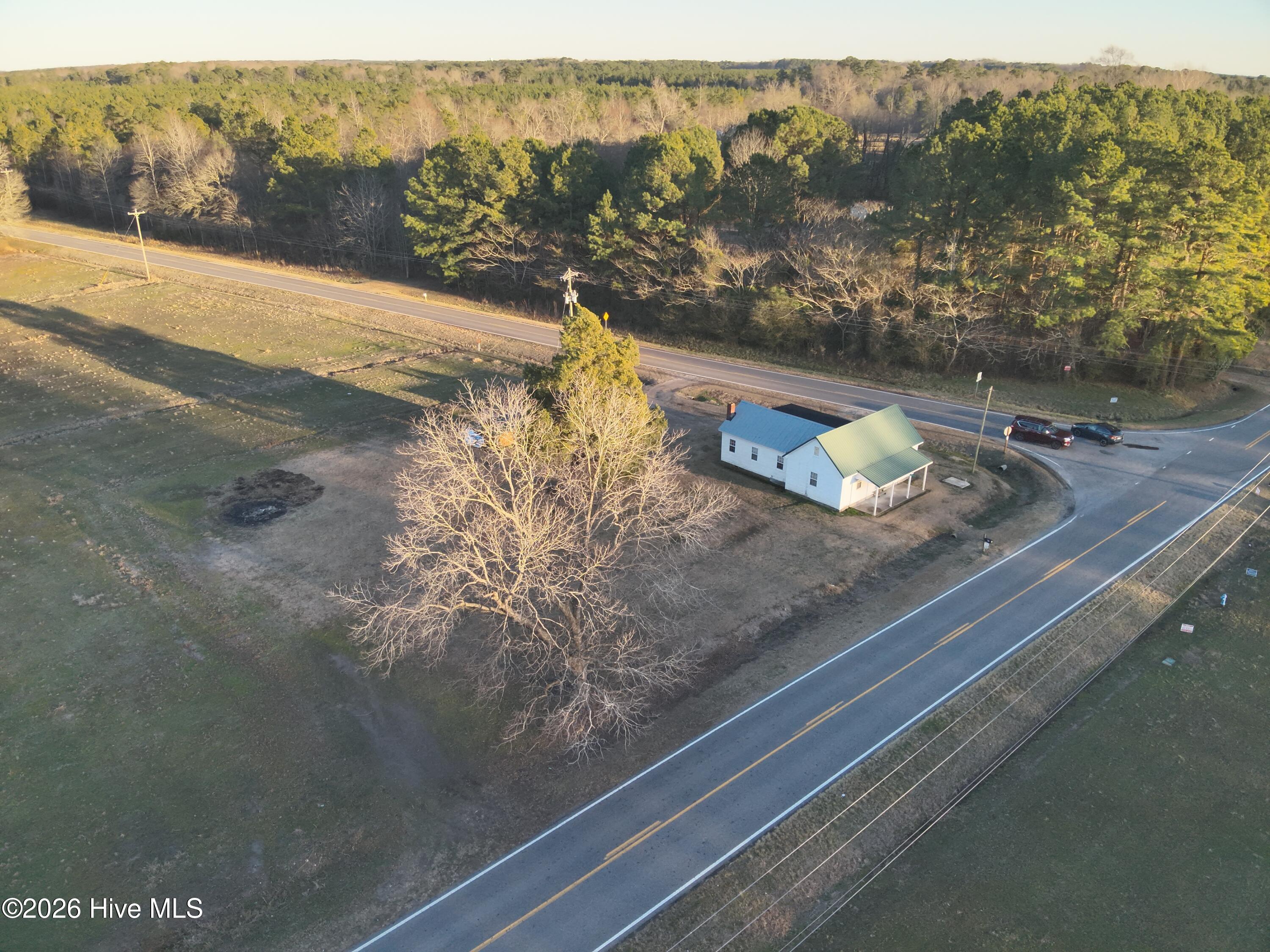 586 Clay Bottom School Road Chocowinity, NC 27817 - Photo 5 of 9 DJI_20260119164315_0007_V